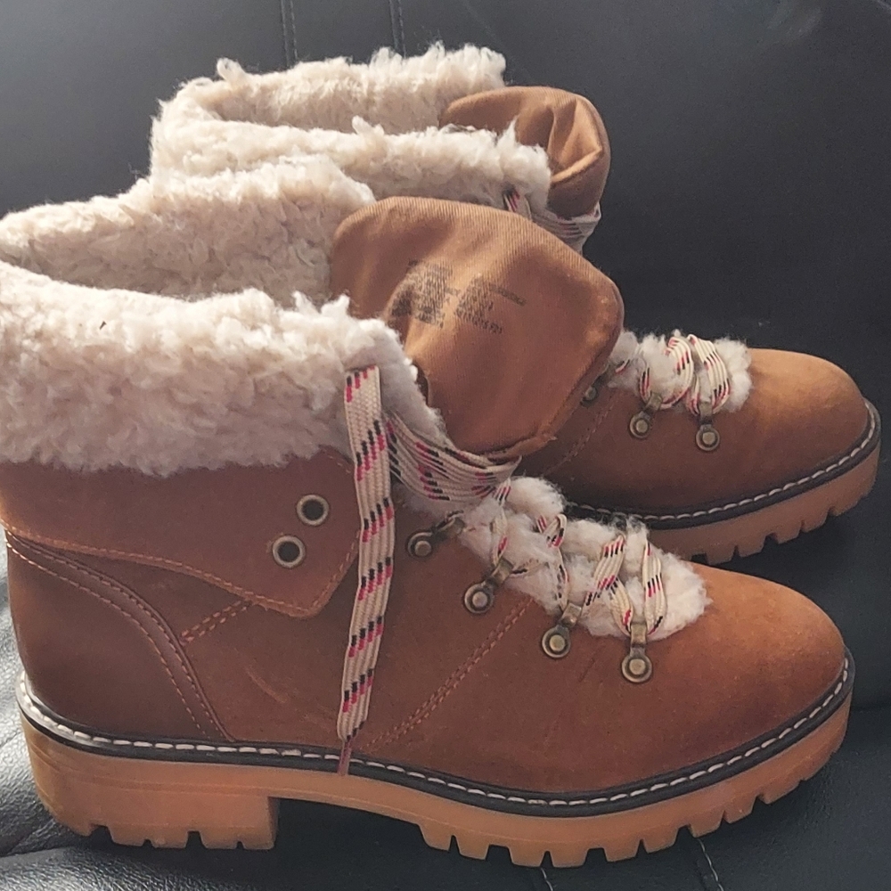 Time and Tru boots